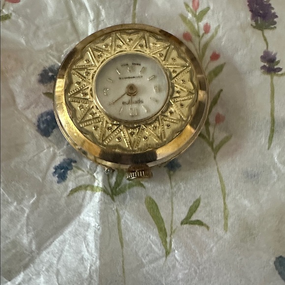 Vintage gold-tone Lucerne Swiss made - Picture 3 of 4
